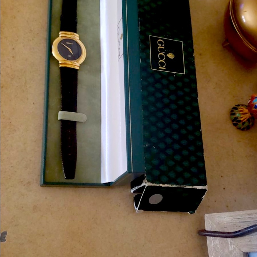 Gucci vintage men’s watch new battery